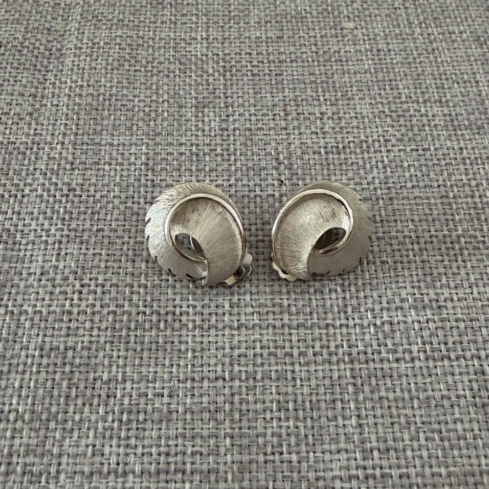 Vintage Brushed Silver Tone Swirl Clip-On Earrings | Retro Statement
